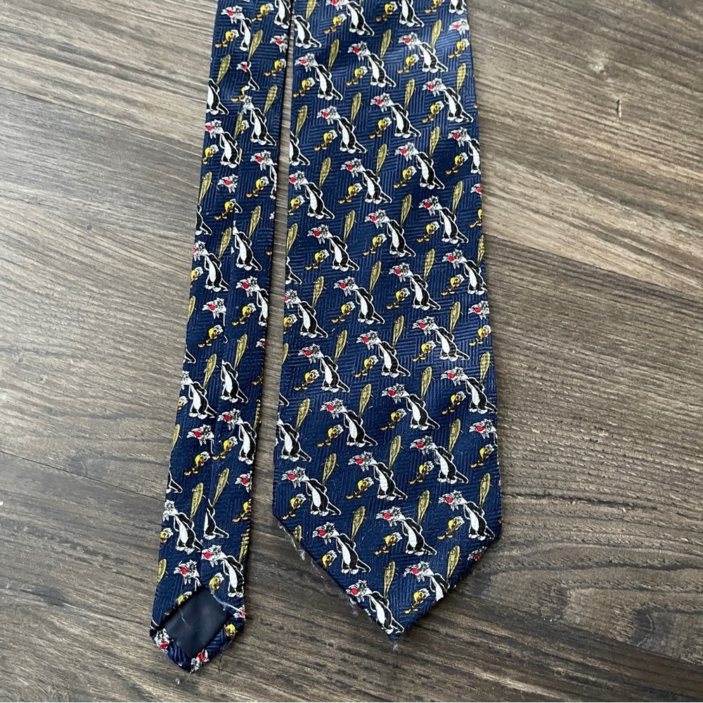 Warner Bros. Y2K Looney Tunes Navy Blue Tie with Cartoon Character Design
